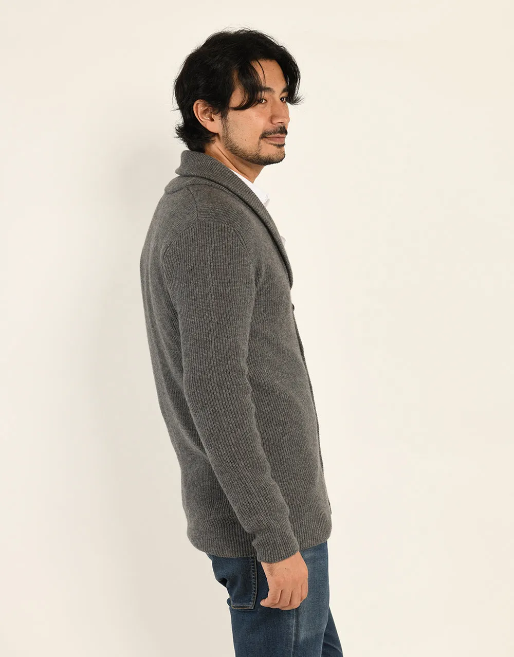 Buttoned Cashmere Cardigan in Flanell