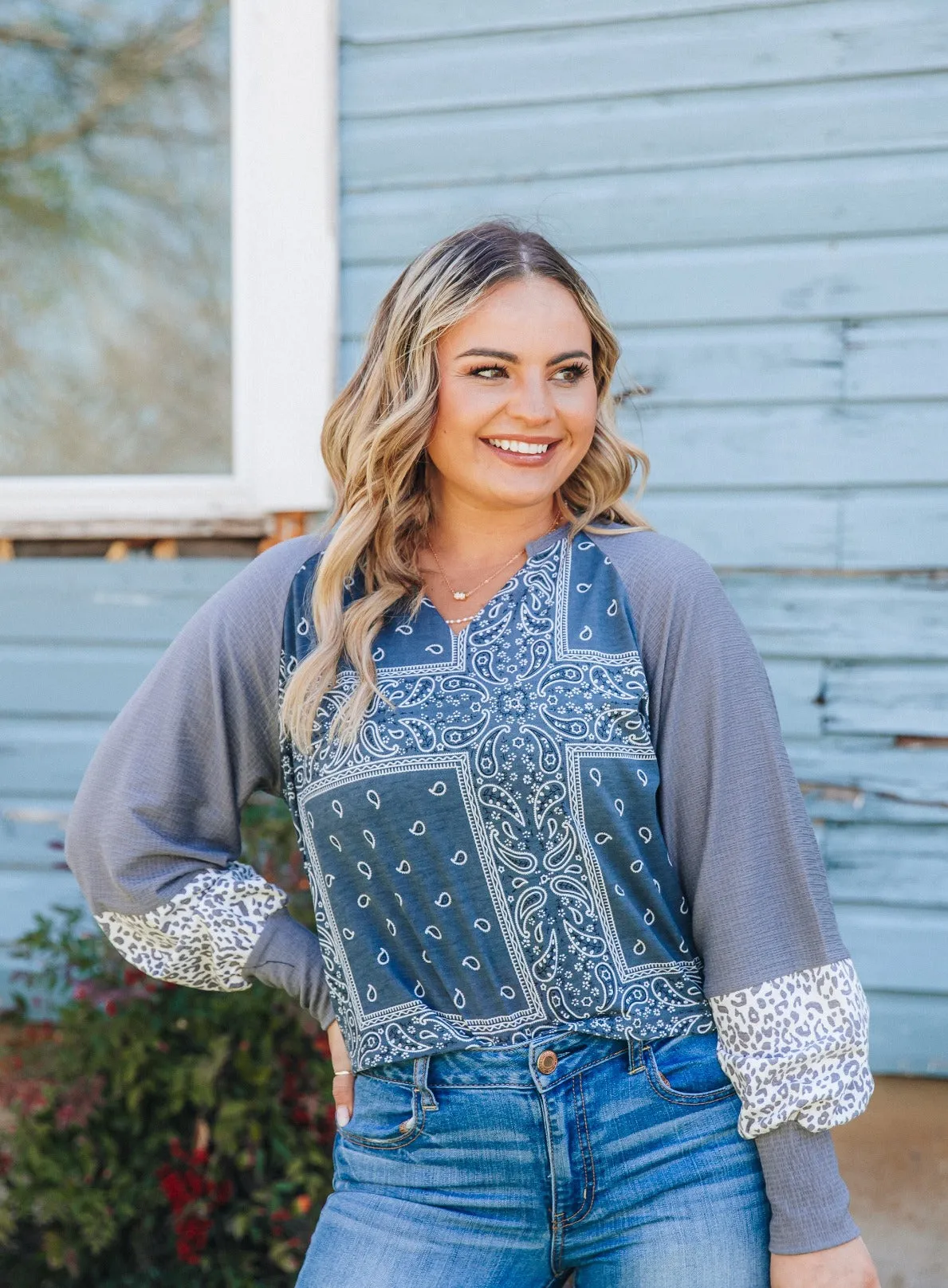 Country Charm Top In Grey