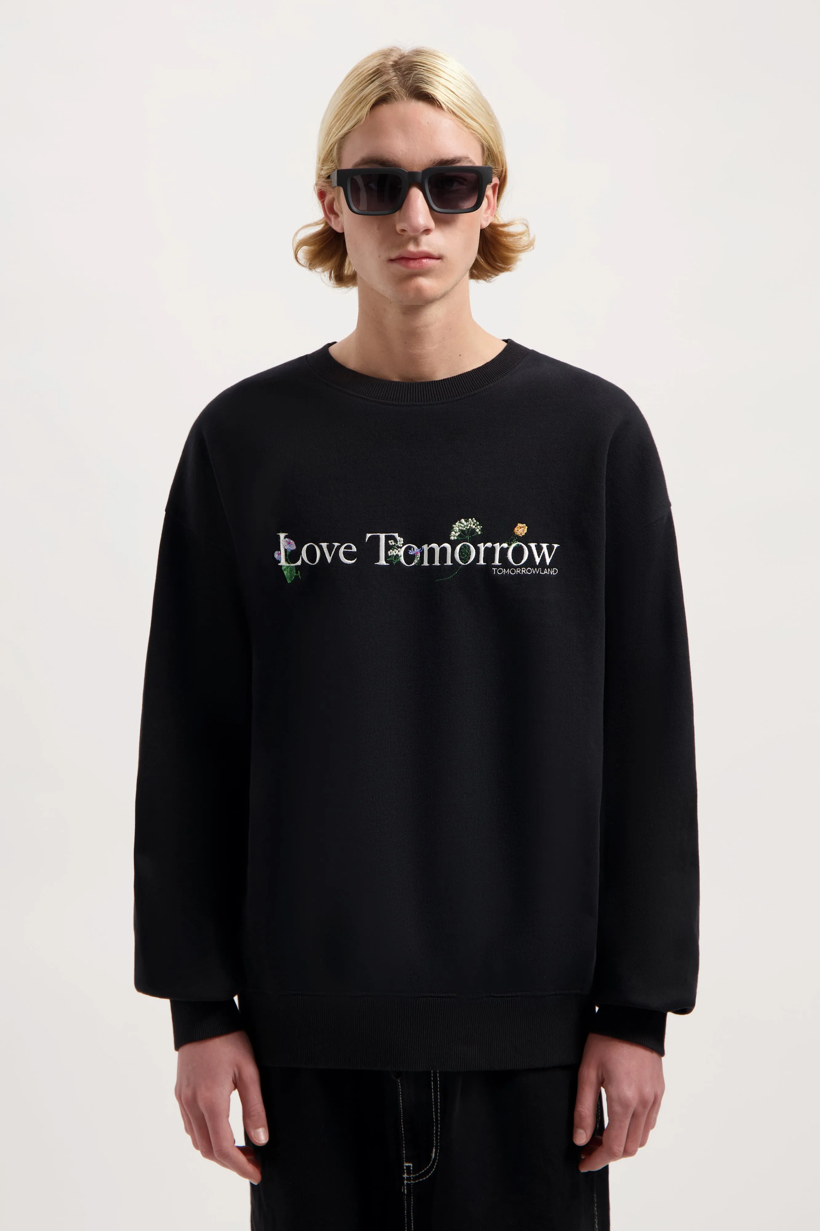 FLORAL LOVE SWEATSHIRT